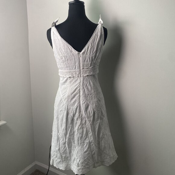 Lilly Pulitzer Vintage White Floral Lace Sleeveless V-Neck Dress - Picture 8 of 8